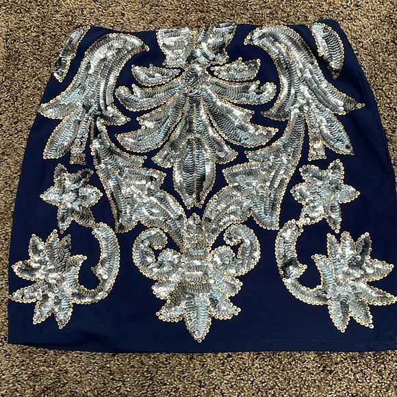 Francesca Alya sequence mini skirt. - Picture 3 of 4